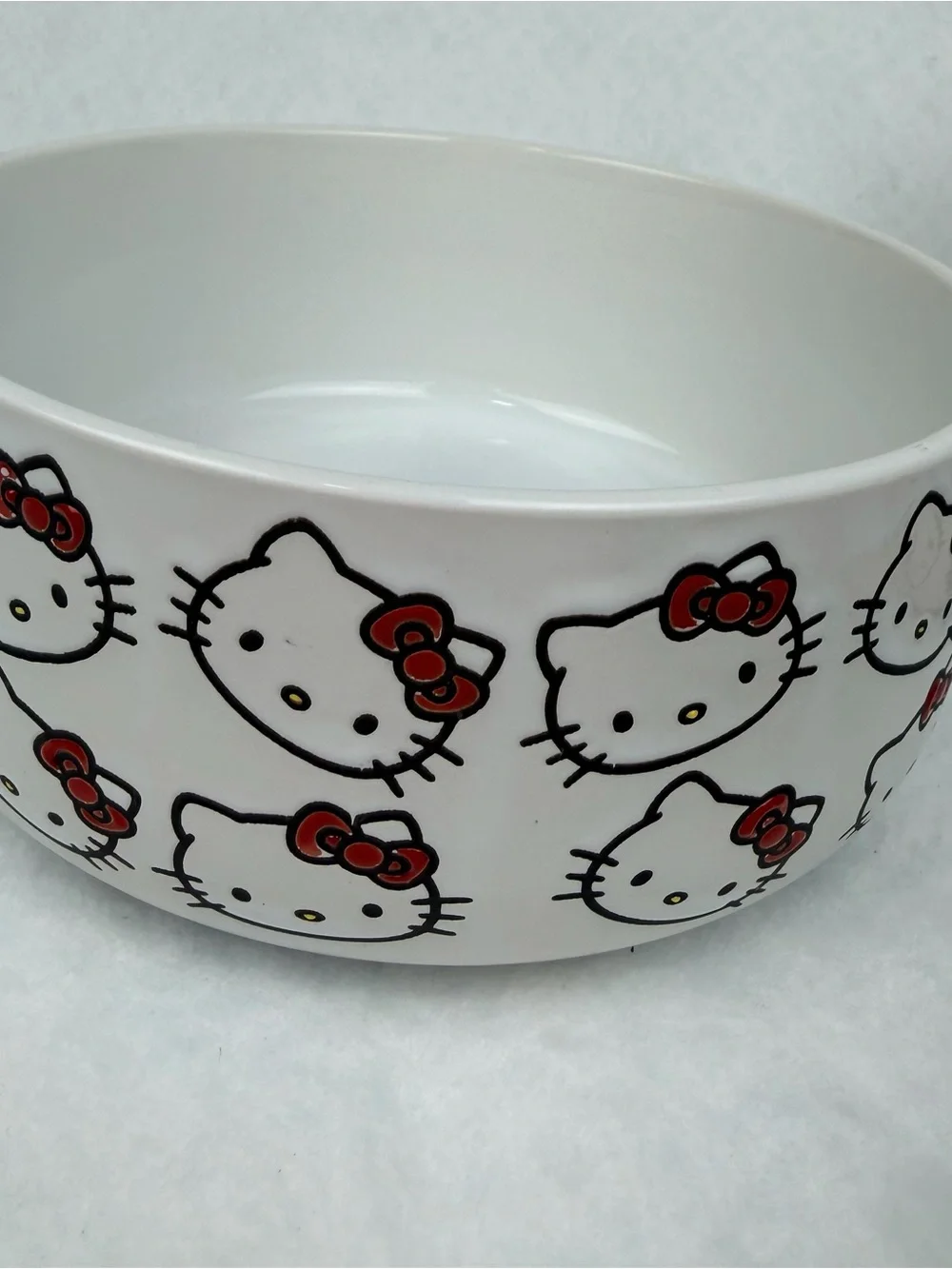 Hello Kitty White Ceramic Bowls with Red Bow Accents & Lids - 8 Piece Set
